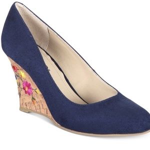 Rialto Women's Calypso Wedge Pump Midnight Blue 9M
